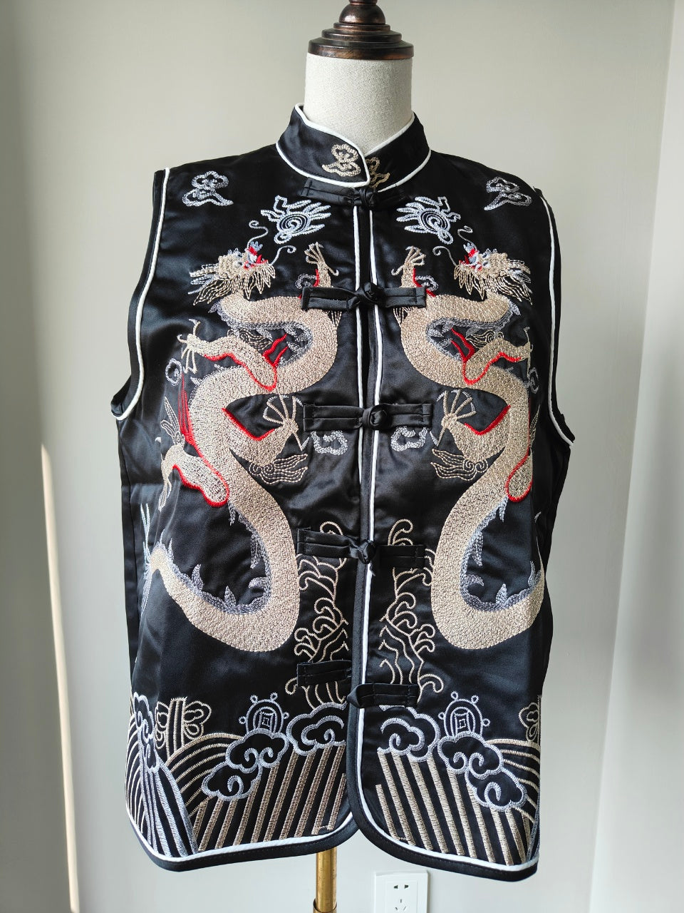 Embroidered Button Silk Beach Waistcoat Sleeveless