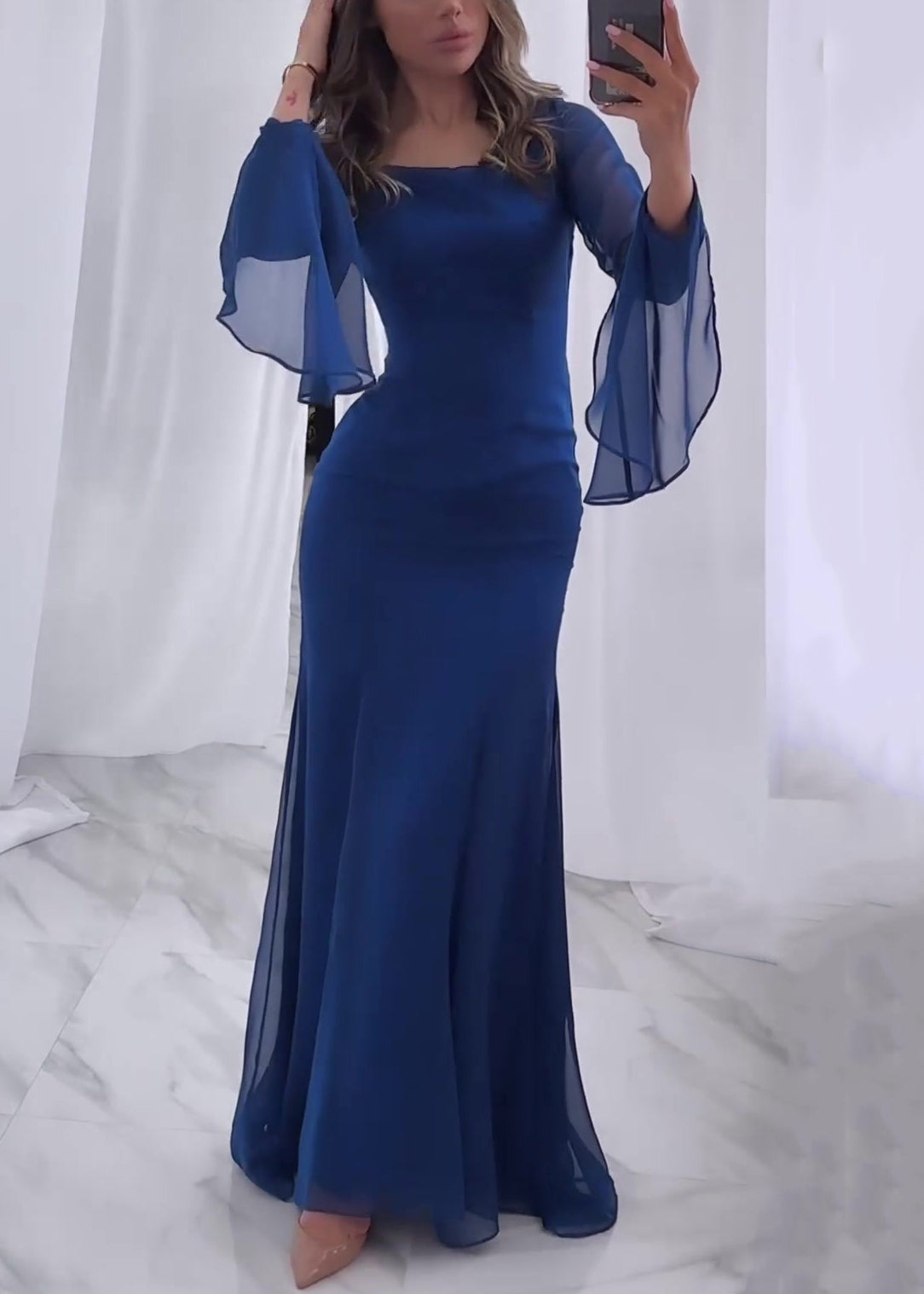 Italienisches Marineblaues Chiffonkleid mit quadratischem Kragen und Schmetterlingsärmeln QL033