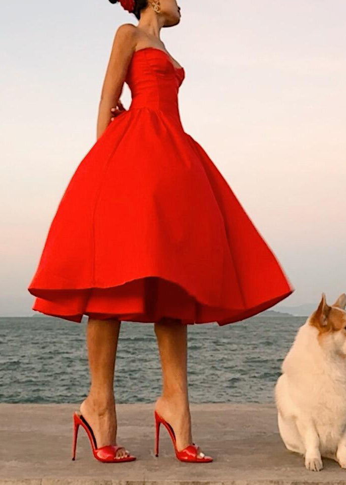 Trägerloses italienisches, faltiges Sommerkleid aus Baumwolle im Patchwork-Stil in Rot