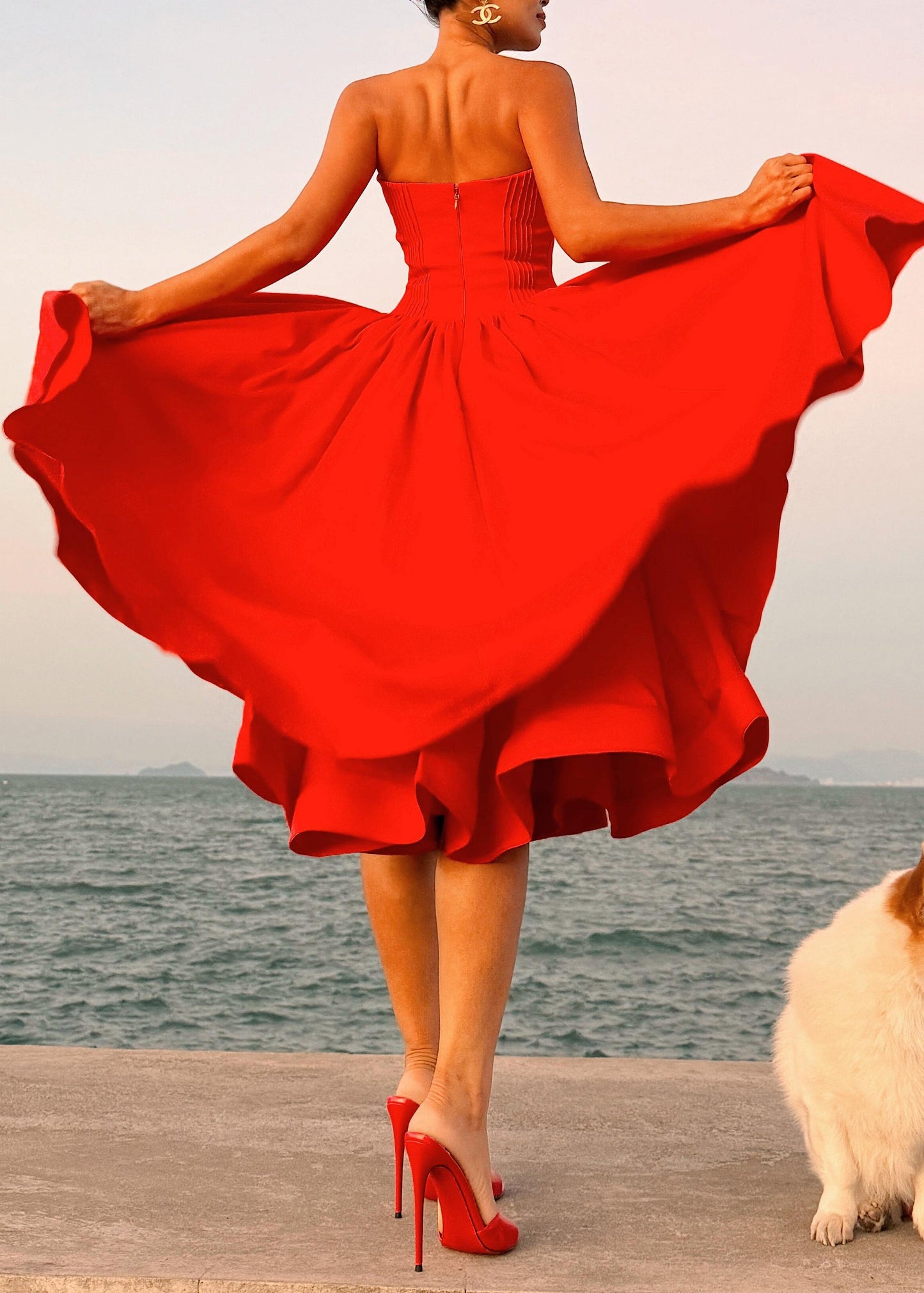 Trägerloses italienisches, faltiges Sommerkleid aus Baumwolle im Patchwork-Stil in Rot