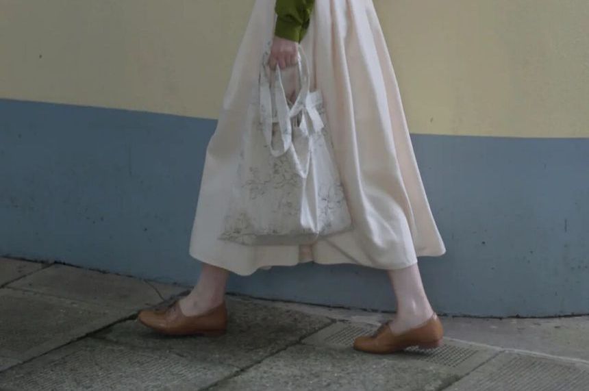 Puff-Sleeve Shirt / Midi A-Line Skirt / Set