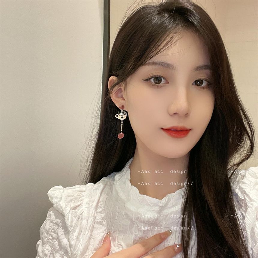 Earring / Cat Clip-On Asymmetrical Drop