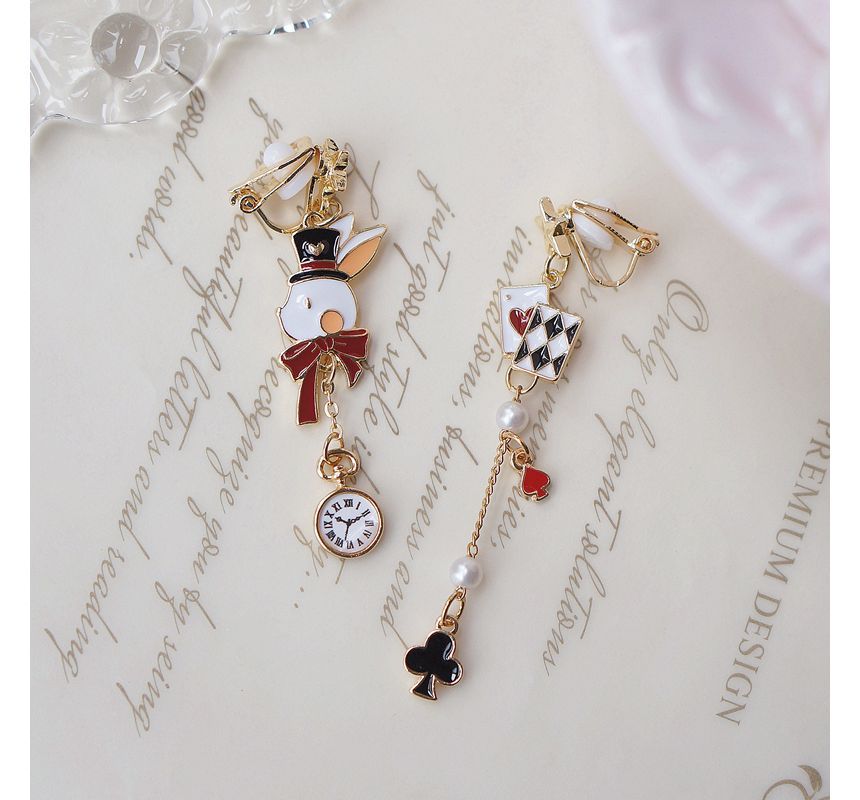 Earring On Poker Drop Enamel / Rabbit Asymmetrical Clip