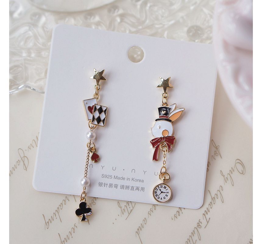 Earring On Poker Drop Enamel / Rabbit Asymmetrical Clip