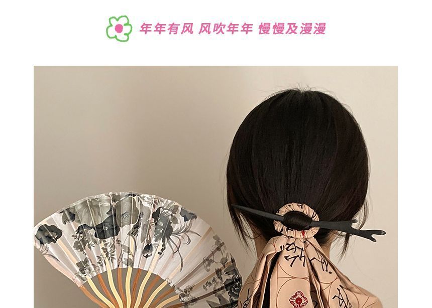 / Hand Chinese Fan Character Traditional Scrunchie
