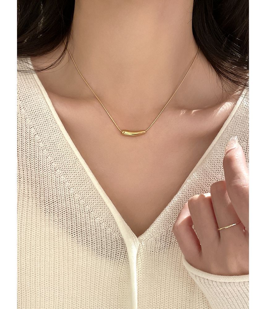 Necklace Pendant Curve