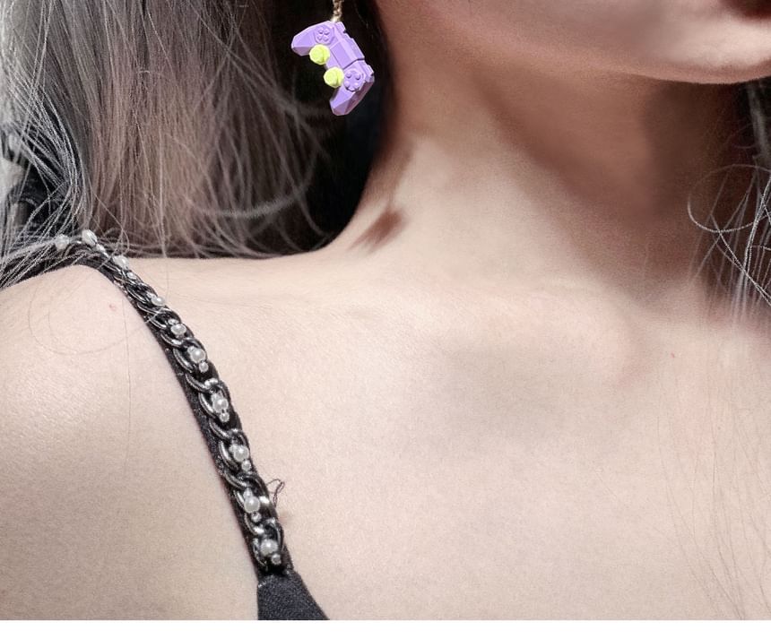 Drop Asymmetrical Cuff Clip-On Gamepad / Ear Earring Lettering