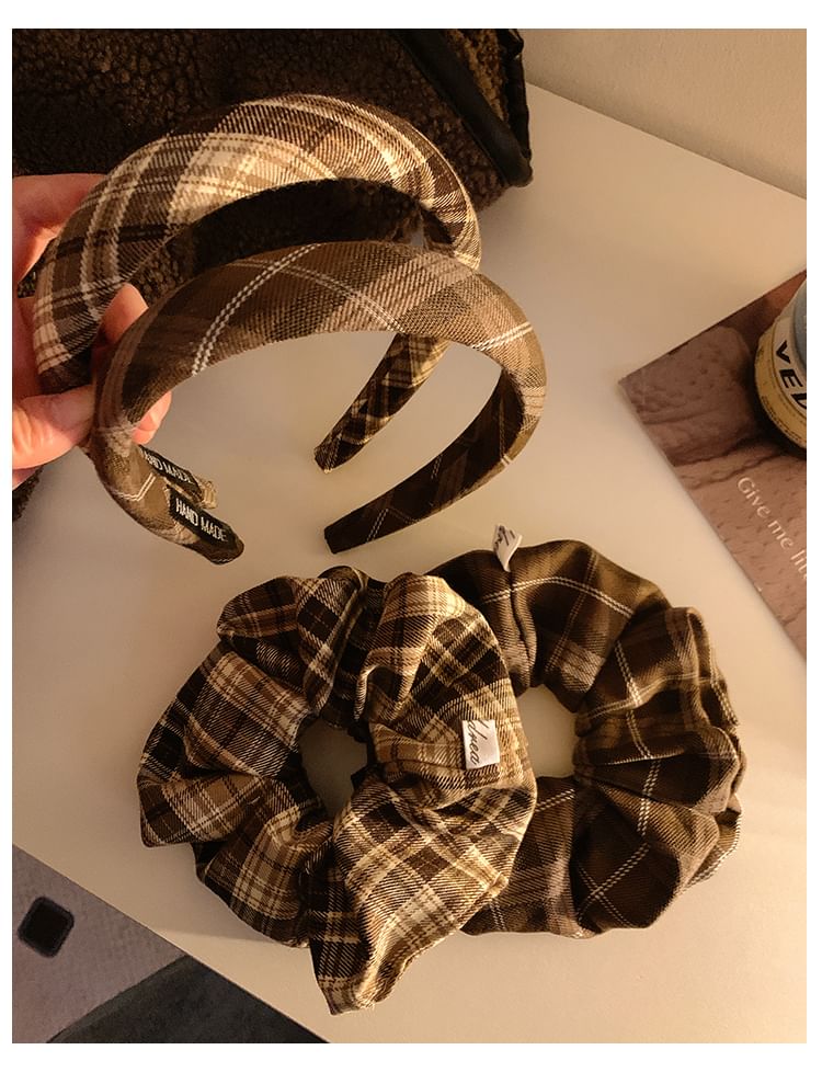 Scrunchie Plaid