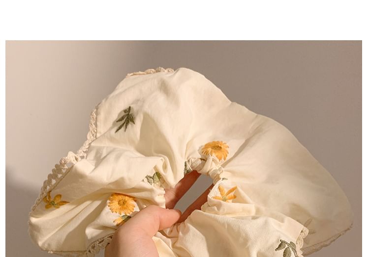 Embroidered Scrunchie Bandana (Various / Designs) Floral