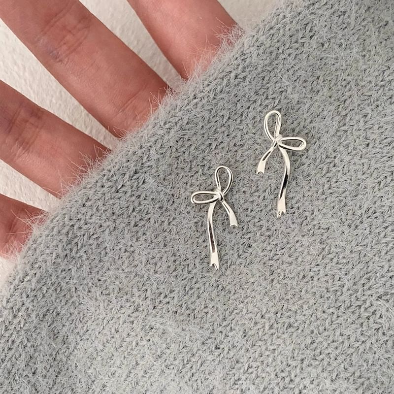 Bow Stud Earring