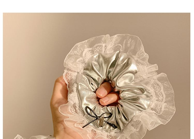 Trim Scrunchie Ruffle