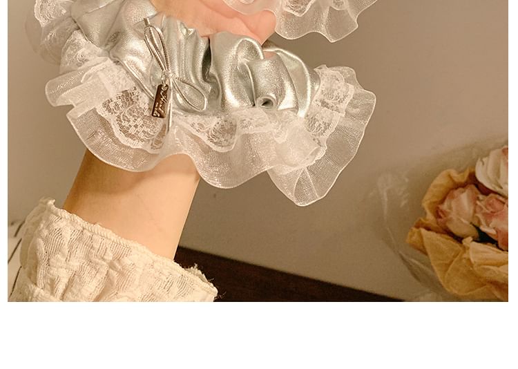 Trim Scrunchie Ruffle