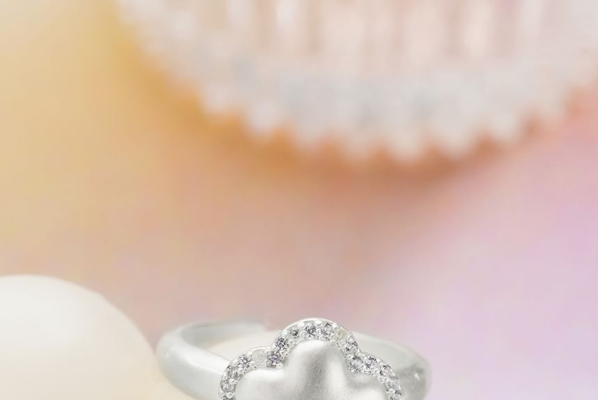 Open Flower Face Smiley Ring