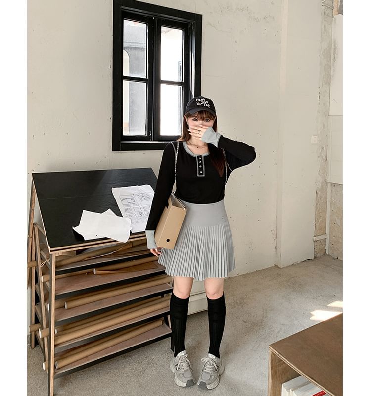 High-Rise Plain Accordion Pleat Skirt