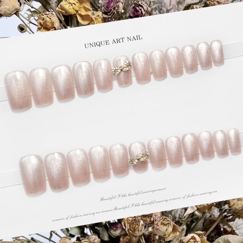 Strass Katzenauge Press On Nail