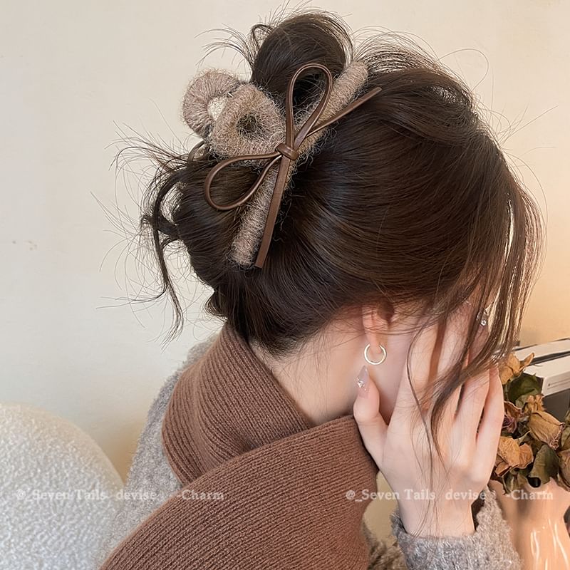 Leather Faux Bow Claw Hair