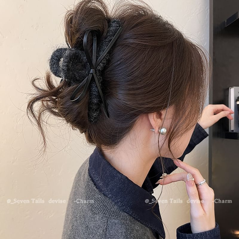Leather Faux Bow Claw Hair