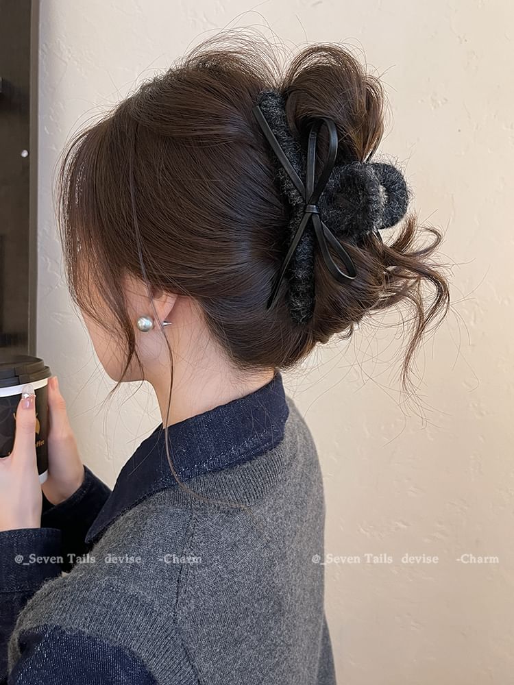 Leather Faux Bow Claw Hair