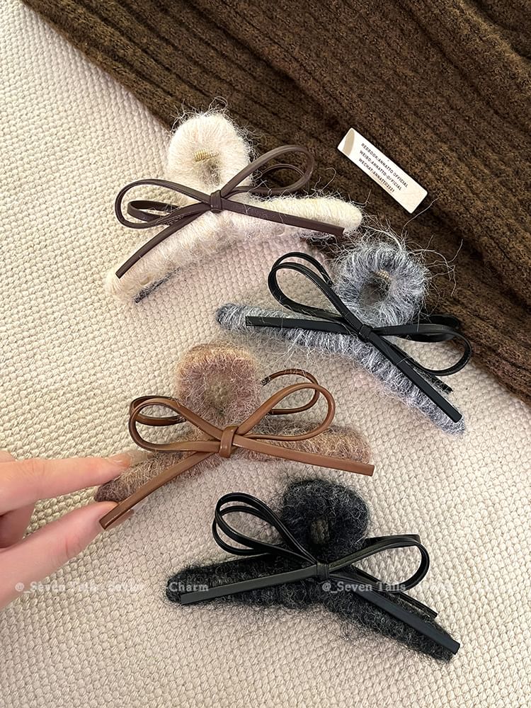 Leather Faux Bow Claw Hair