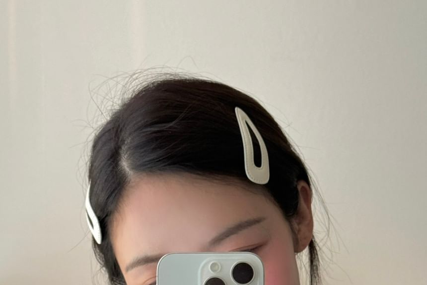 Faux Hair Designs) Leather of 2: Clip Set (Various