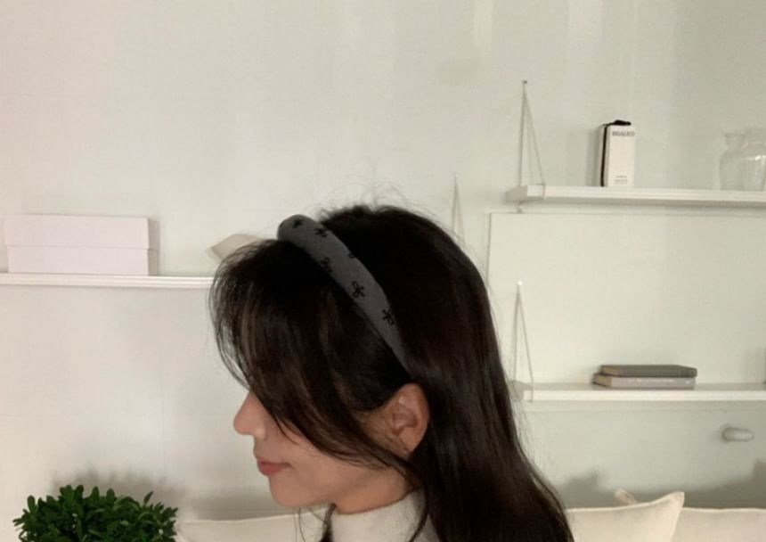 Bow Embroidered Fabric Headband