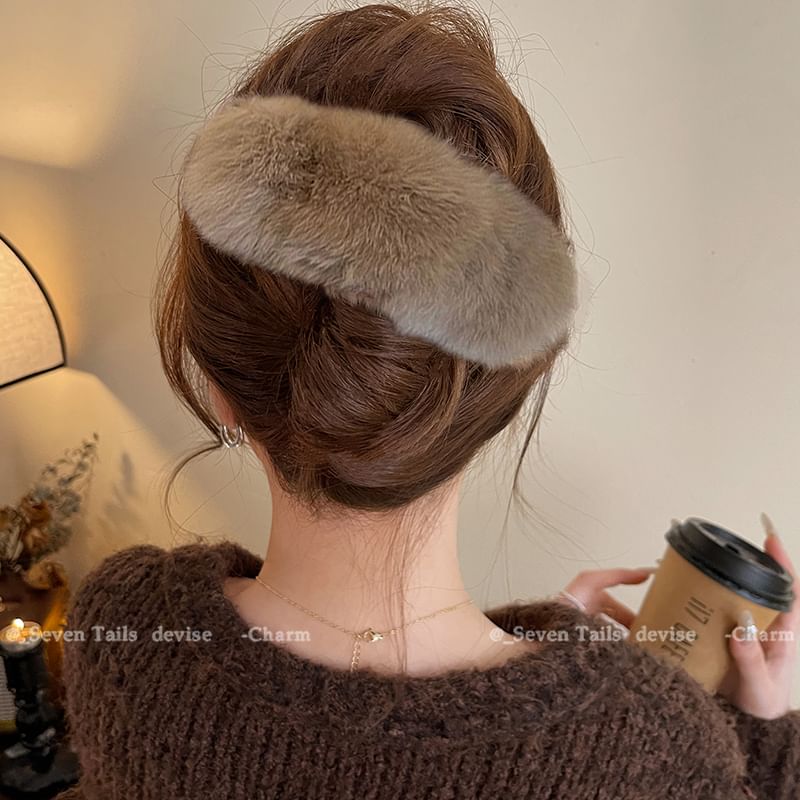 Hair Faux Fur Clip