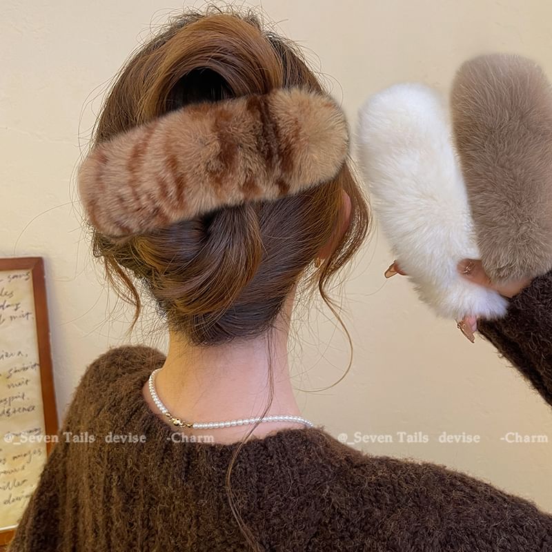 Hair Faux Fur Clip