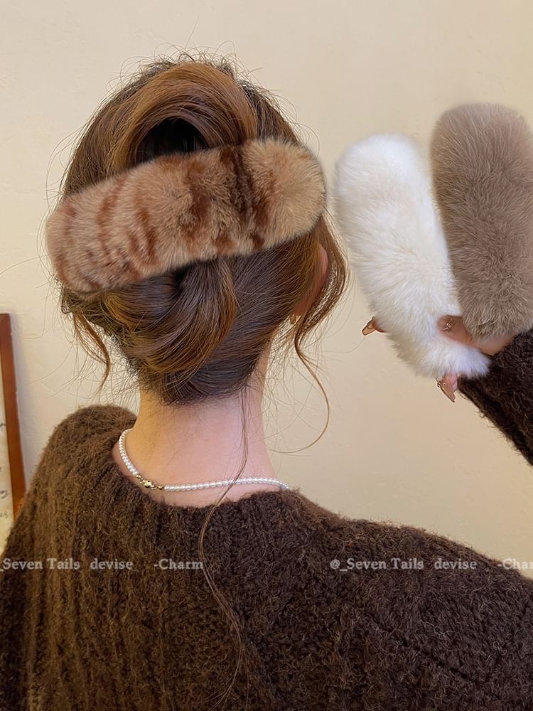 Hair Faux Fur Clip