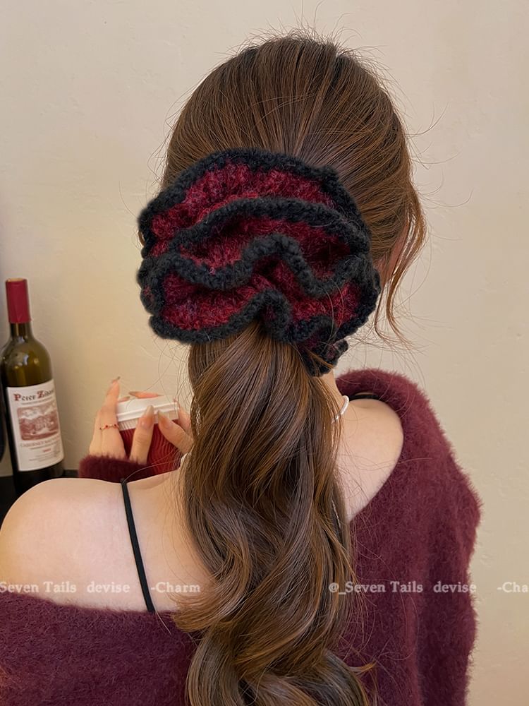 Scrunchie Contrast Trim Knit
