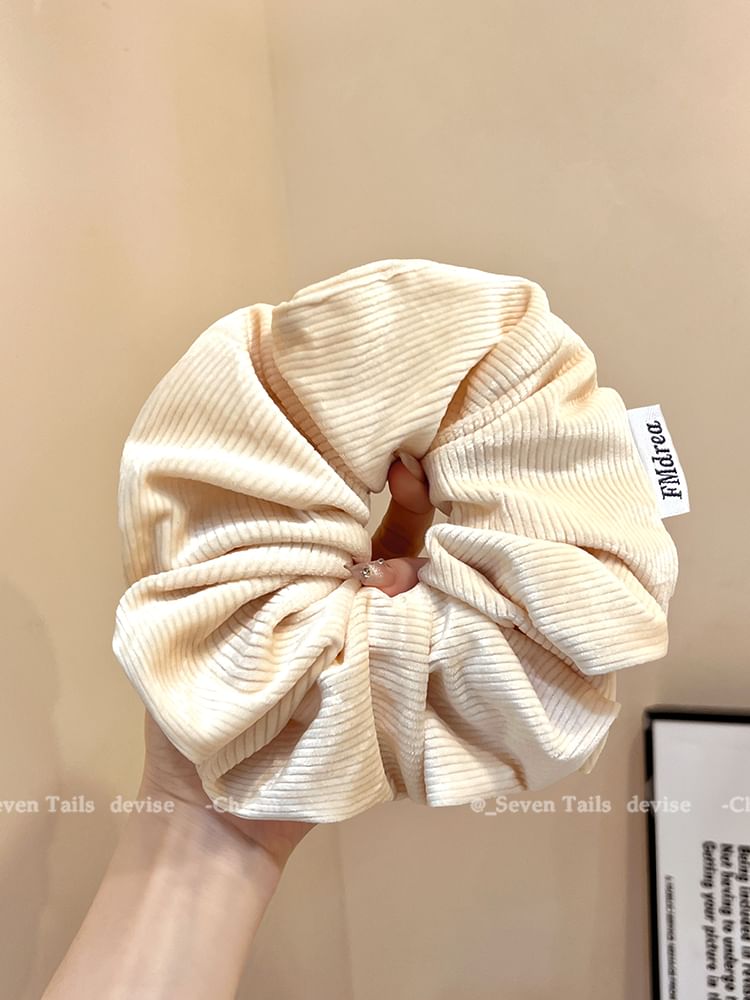 Label Scrunchie Lettering