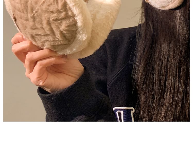 Trim Earmuffs Fluffy Contrast