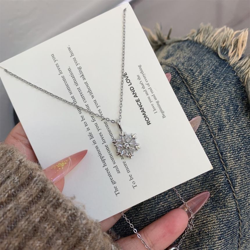 Necklace Pendant Snowflake Rhinestone