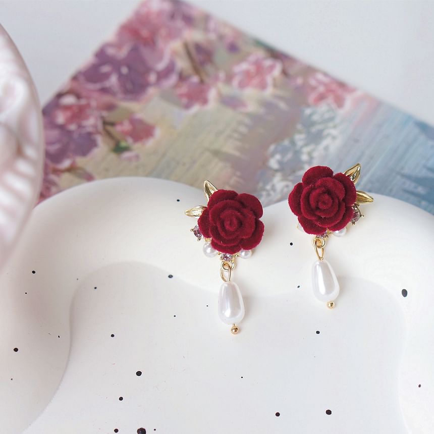 Clip Faux / On Pearl Rose Earring Drop