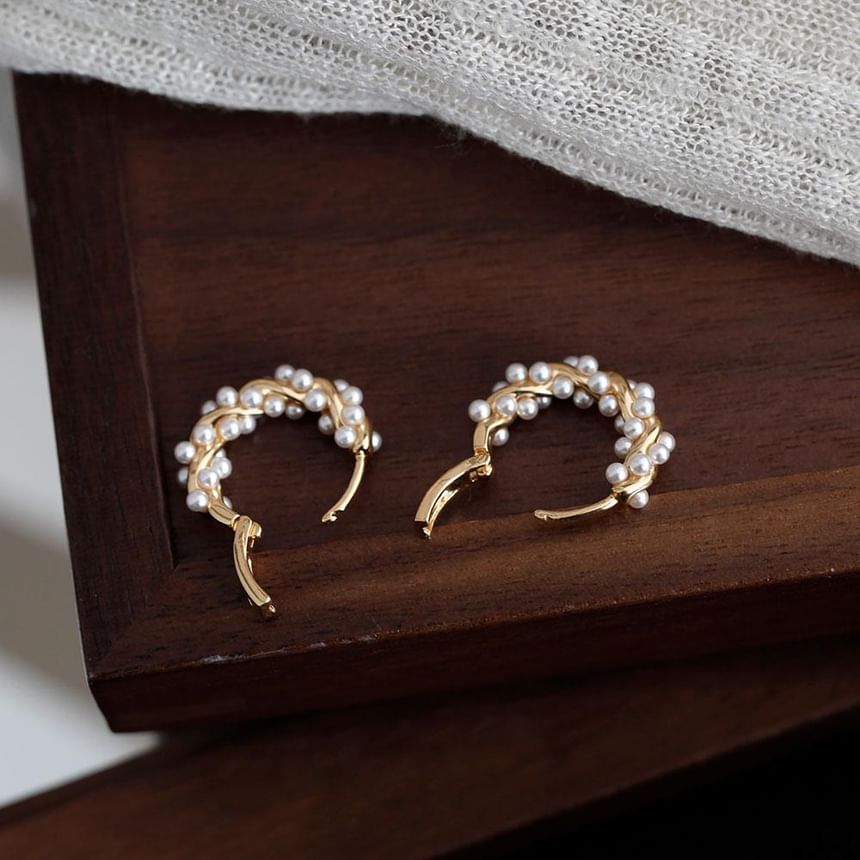 Faux Earring Hoop Pearl
