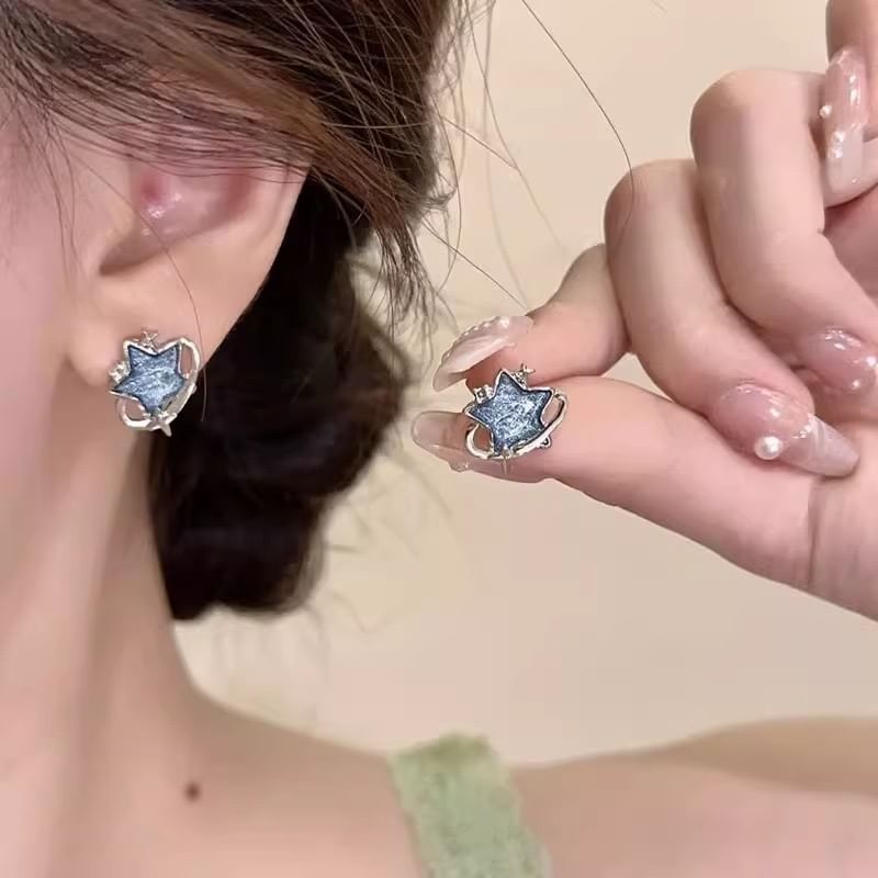 On Clip Star Earring / Stud