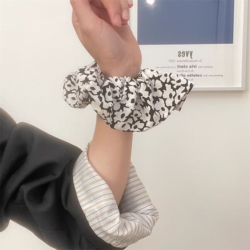 Floral Scrunchie Print