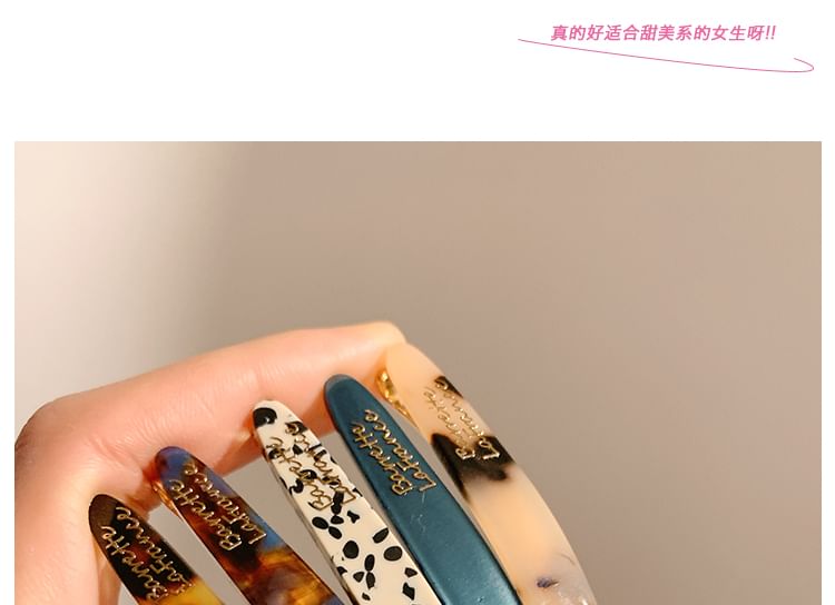 Clip Acetate Hair