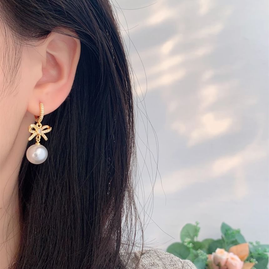 Rhinestone Pearl Faux Drop Huggie Earring Bow