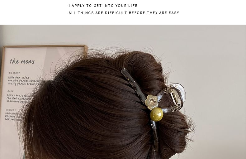Claw Pearl Faux Acrylic Flower Hair