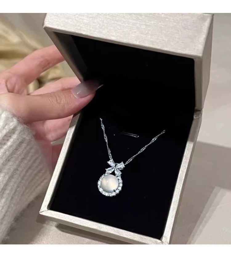 Bow Cabochon Rhinestone Necklace
