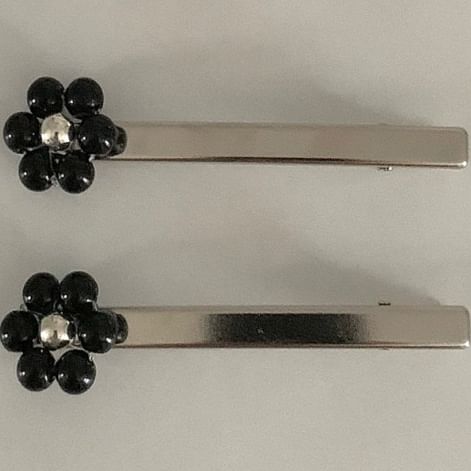 2: Flower Clip of Beaded Hair Set