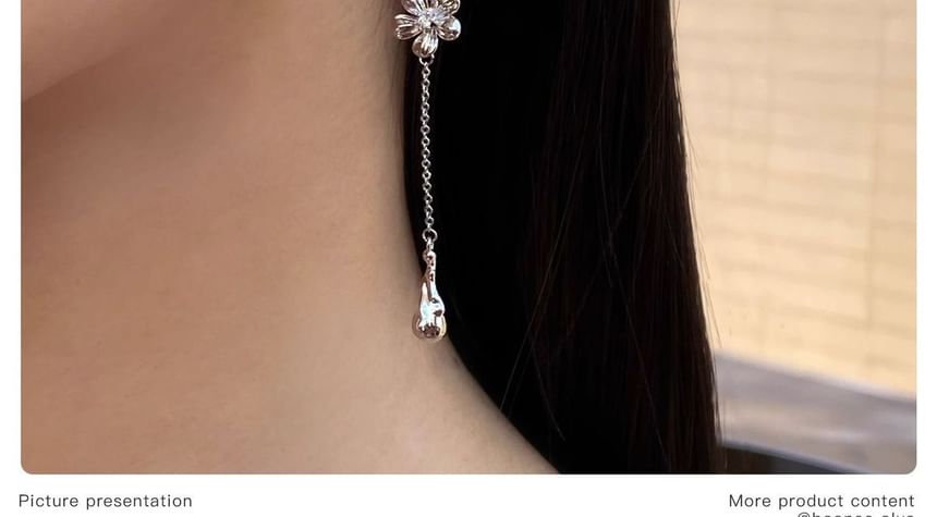 Alloy Floral Asymmetrical Earring Dangle