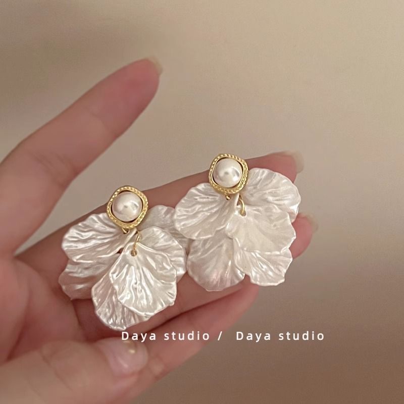 Alloy Faux Pearl Earring Petal Statement