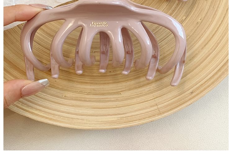 Claw Hair Lettering
