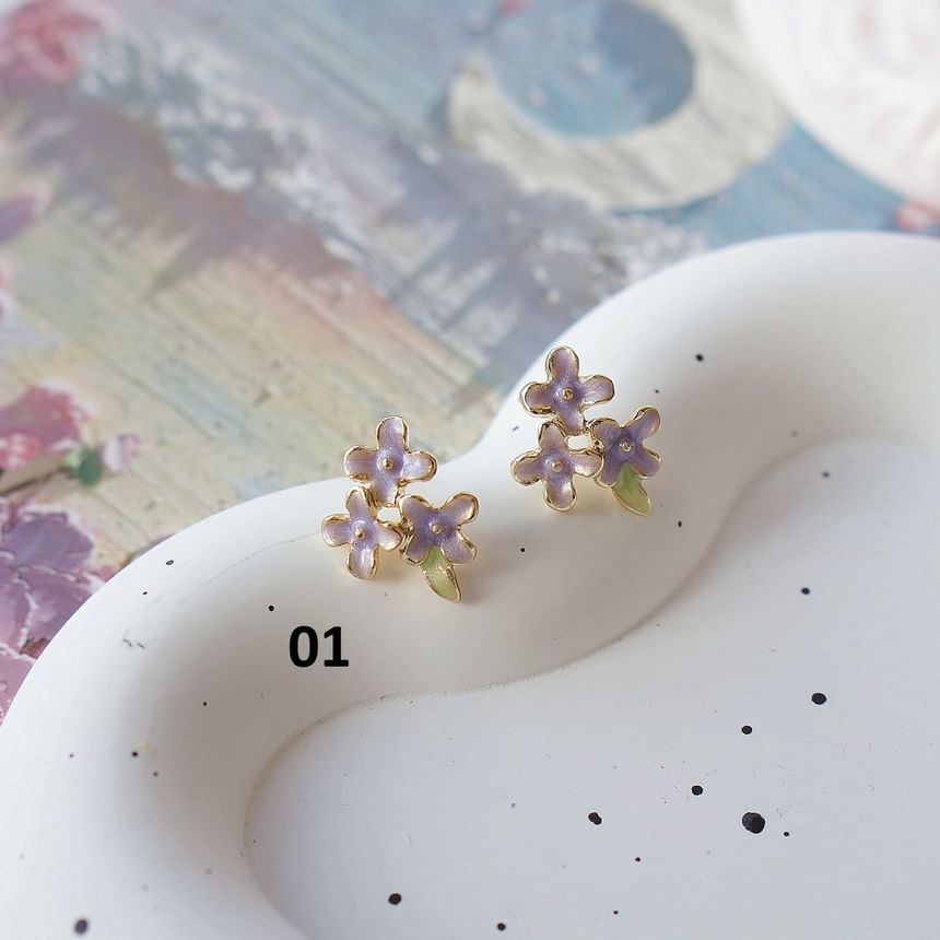 Clip Floral / On Stud Earring