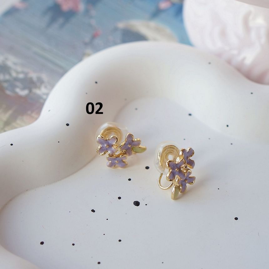 Clip Floral / On Stud Earring