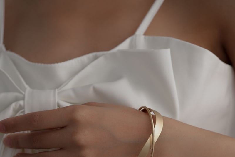 Cross Plain Bangle