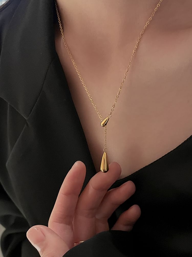 Teardrop Pendant Necklace