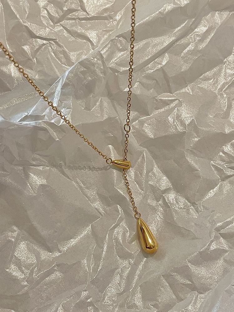 Teardrop Pendant Necklace
