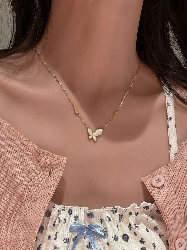 Pendant Butterfly Necklace